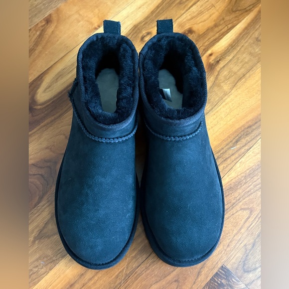 UGG Classic Ultra Mini, Size 9, NEW - Picture 5 of 16